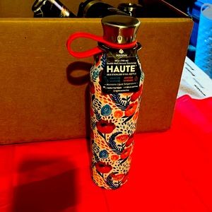 MANNA. HAUTE 18/8 Stainless Steel Bottle.26 oz. ...Double Wall Vacuum Insulated